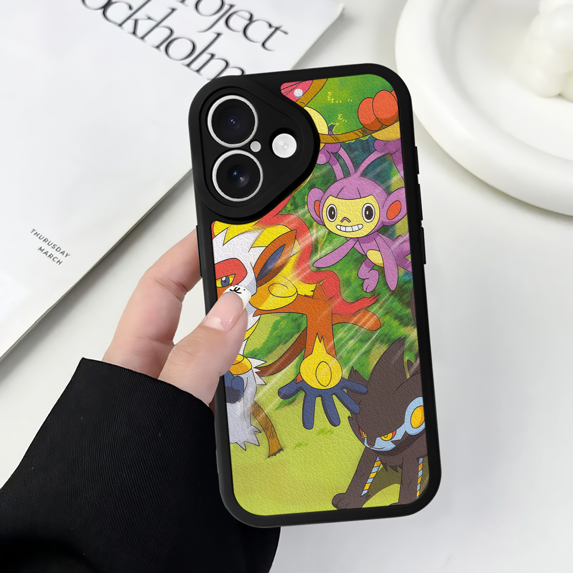 （画像用） ポケットモンスター Pokémon 【iPhone 16シリーズ対応】シリコンスマホケース（レザー調） 材質：シリコン